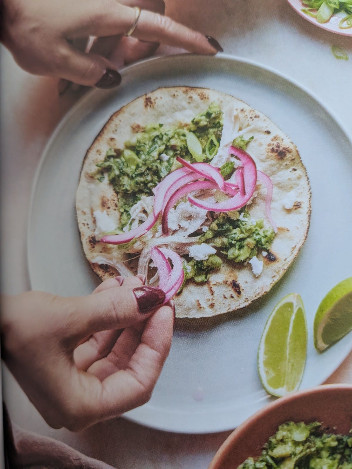 Speedy Chicken and Spicy Guacamole Tacos